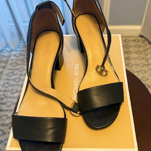 Gently used Michael Kors leather shoe - Picture 1 of 2